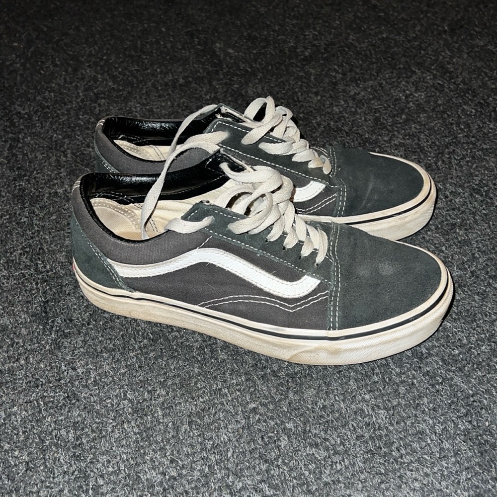 Old school black and white vans size 6